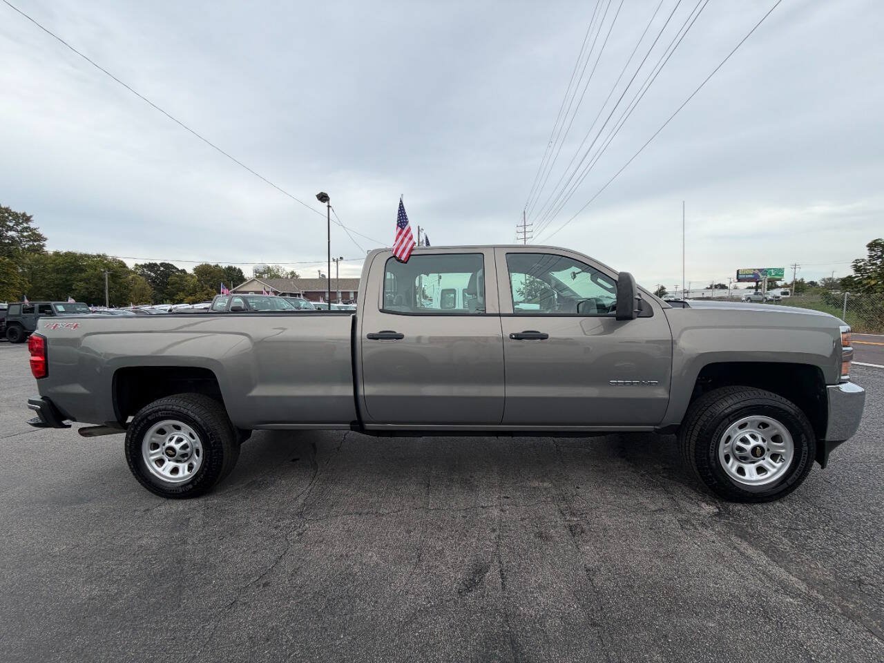 Used 2017 Chevrolet Silverado 3500 W/T AWD/4WD image 5