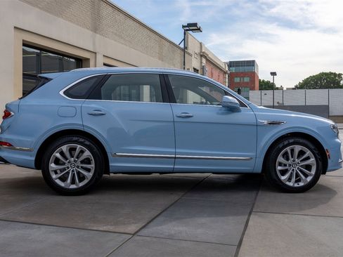 New 2025 Bentley Bentayga image 7