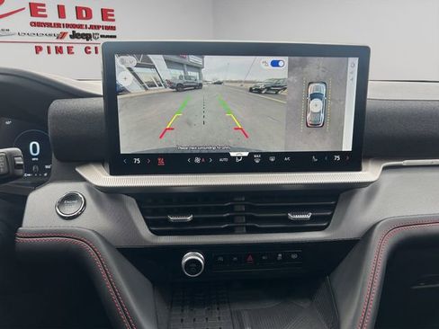 Used 2025 Ford Explorer ST-Line w/ Premium Package image 17