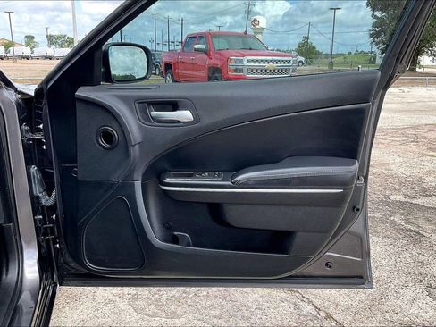 Used 2022 Dodge Charger SXT w/ Leather Interior Group RWD image 28