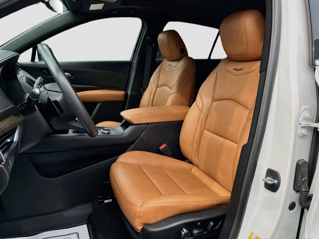 Certified 2023 Cadillac XT4 Premium Luxury FWD image 15