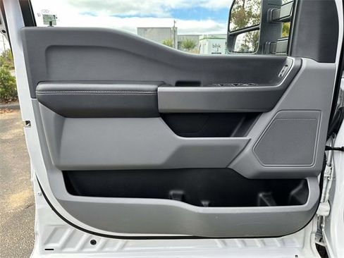 Used 2024 Ford F250 XLT w/ Snow Plow Prep Package image 18