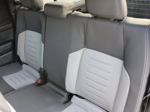 Used 2025 Toyota Tacoma Limited image 32