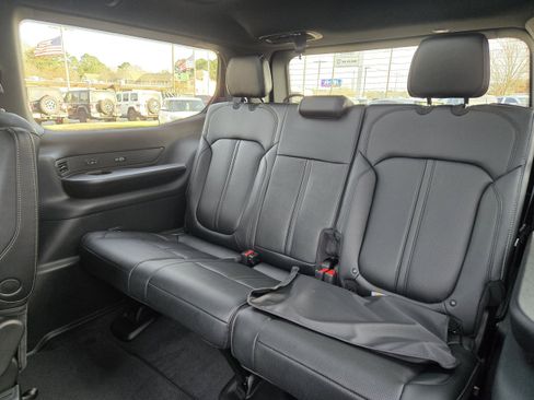 New 2026 Jeep Grand Wagoneer Limited image 12