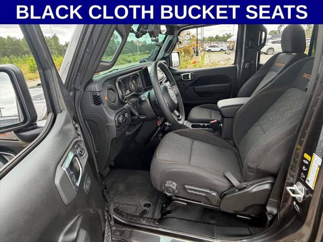 Certified 2025 Jeep Gladiator Mojave w/ Safety Group AWD/4WD image 4