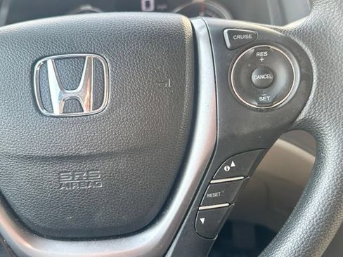 Used 2017 Honda Pilot EX image 11