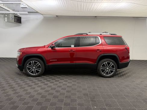 Used 2022 GMC Acadia SLT w/ Technology Package AWD/4WD image 2