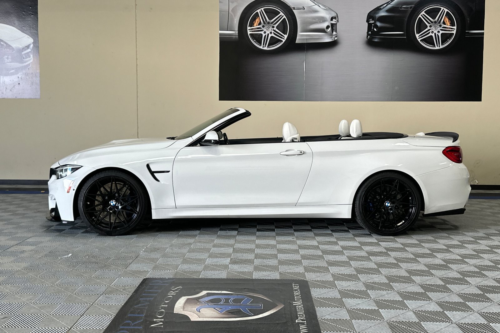 Used 2018 BMW M4 Convertible w/ Executive Package RWD image 7