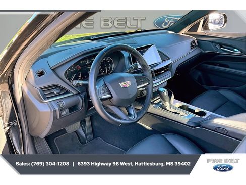 Used 2026 Cadillac CT4 Premium Luxury RWD image 12
