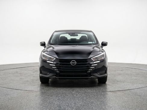 Used 2025 Nissan Versa SV FWD image 2