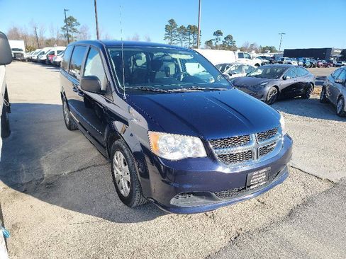 Used 2016 Dodge Grand Caravan SE w/ Quick Order Package 29E SE FWD image 2