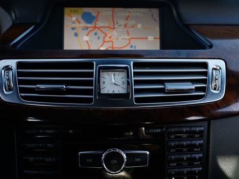 Used 2012 Mercedes-Benz CLS 550 4MATIC w/ Premium I Pkg image 39