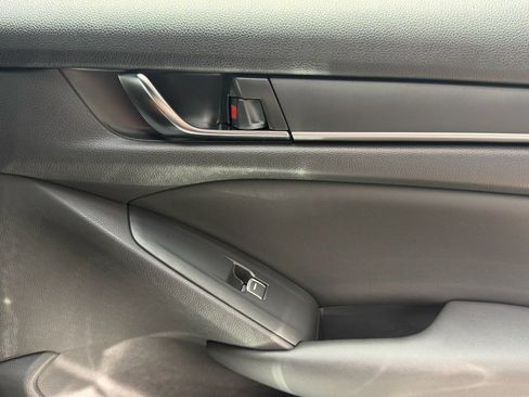 Used 2020 Honda Accord Sport image 28