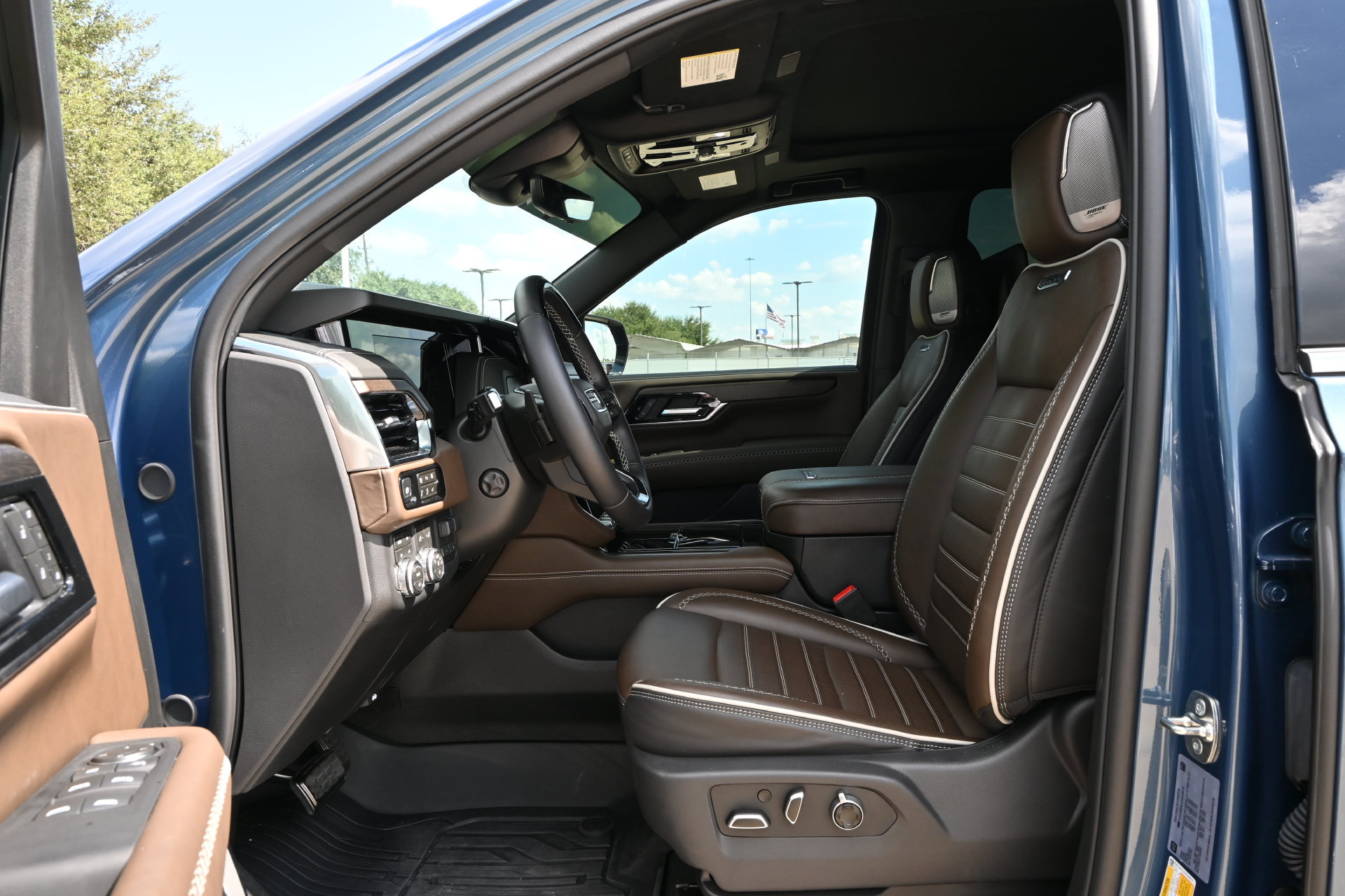 Used 2026 GMC Yukon XL Denali Ultimate AWD/4WD image 18