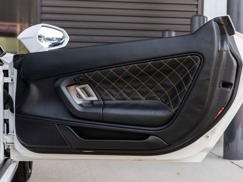 Used 2014 Lamborghini Gallardo LP 550-2 image 34