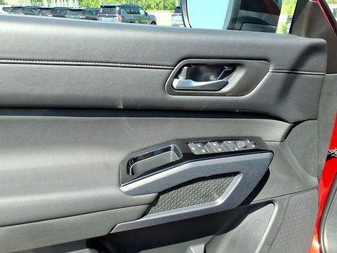 New 2026 Nissan Pathfinder SL AWD/4WD image 5
