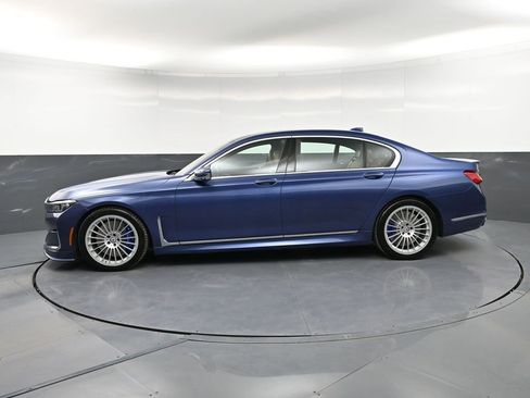 Used 2022 BMW ALPINA B7 xDrive w/ Luxury Rear Seating Package image 2