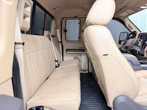 Used 2012 Ford F250 Lariat w/ Chrome Pkg image 30