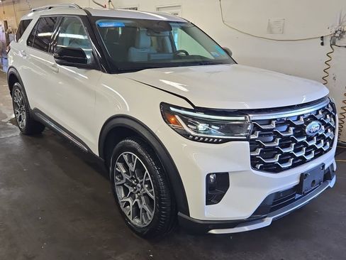 Used 2025 Ford Explorer Platinum w/ Ultimate Package AWD/4WD image 1