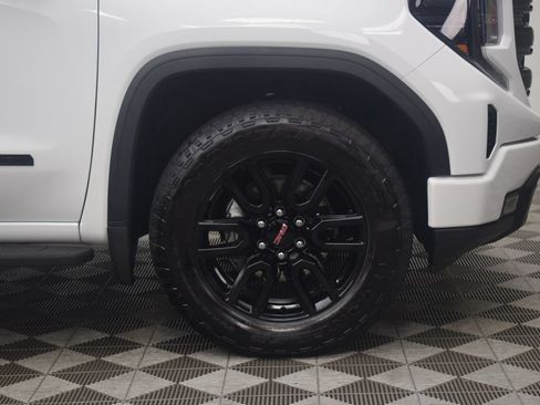 Used 2023 GMC Sierra 1500 Elevation w/ X31 Off-Road Package AWD/4WD image 24