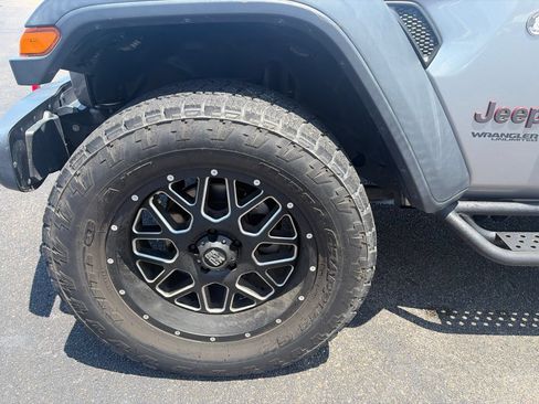 Used 2018 Jeep Wrangler Unlimited Rubicon AWD/4WD image 12
