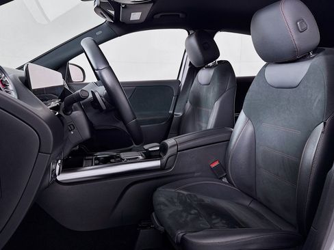 Certified 2023 Mercedes-Benz GLA 250 4MATIC image 18