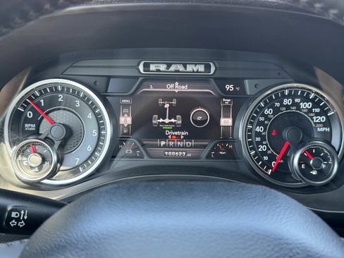 Used 2021 RAM 1500 Laramie AWD/4WD image 33