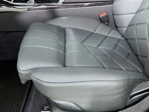 New 2026 BMW 750e xDrive w/ Executive Package image 21