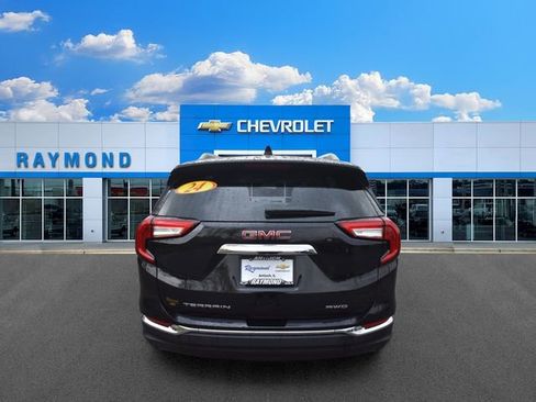 Certified 2023 GMC Terrain SLT w/ Infotainment Package II AWD/4WD image 5