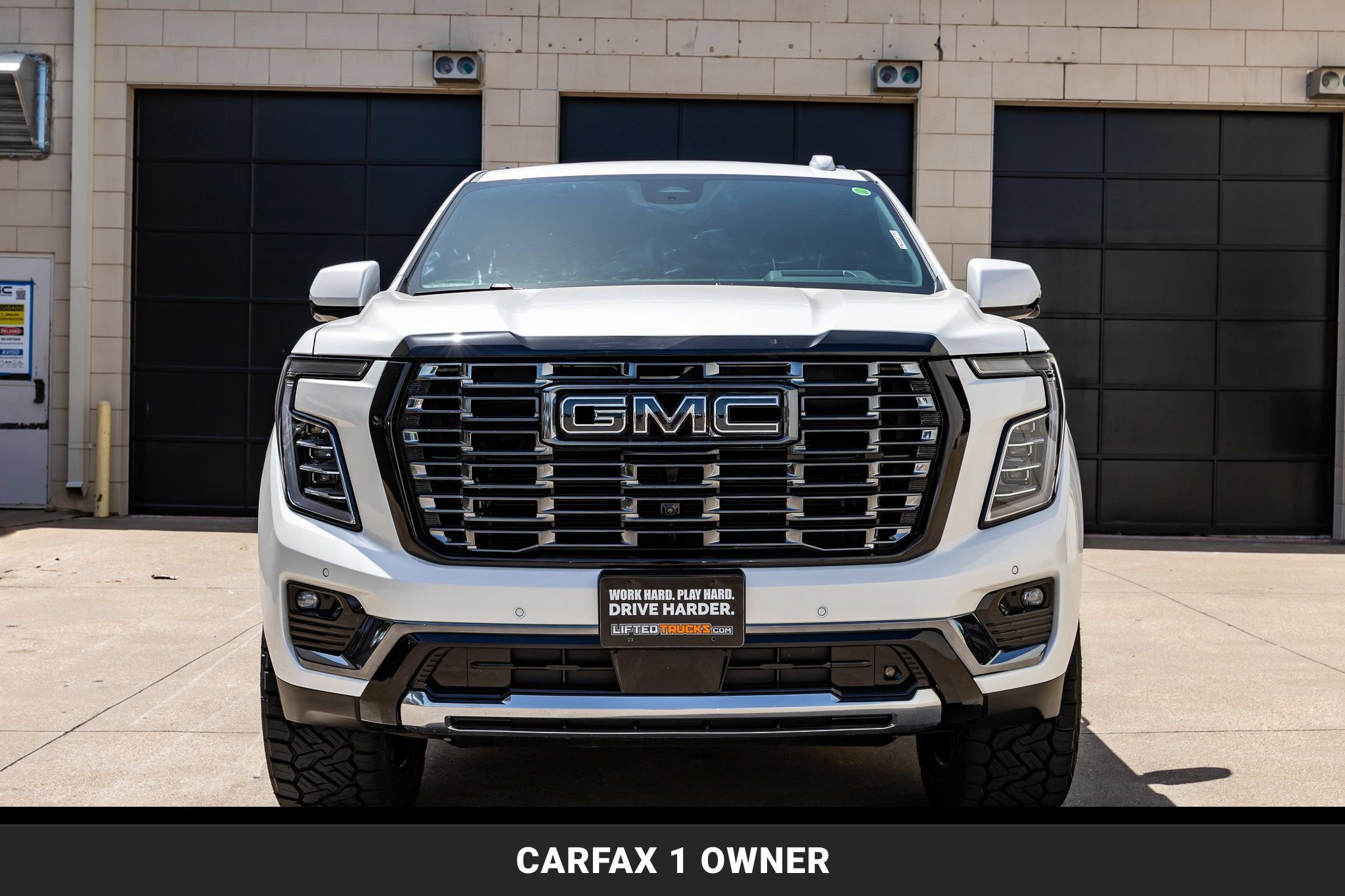 Used 2025 GMC Yukon Denali Ultimate AWD/4WD image 4