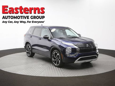 Used 2022 Mitsubishi Outlander SE AWD/4WD image 39
