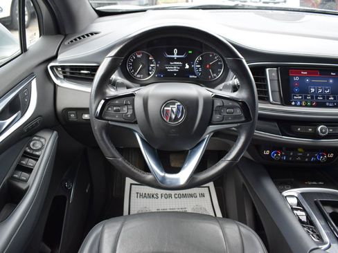 Used 2022 Buick Enclave Premium FWD image 18