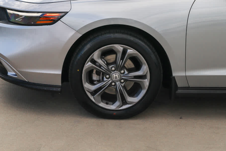 Used 2024 Honda Accord EX image 11