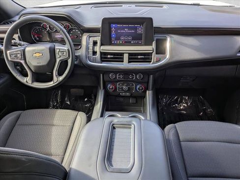 Used 2024 Chevrolet Suburban LS RWD image 15