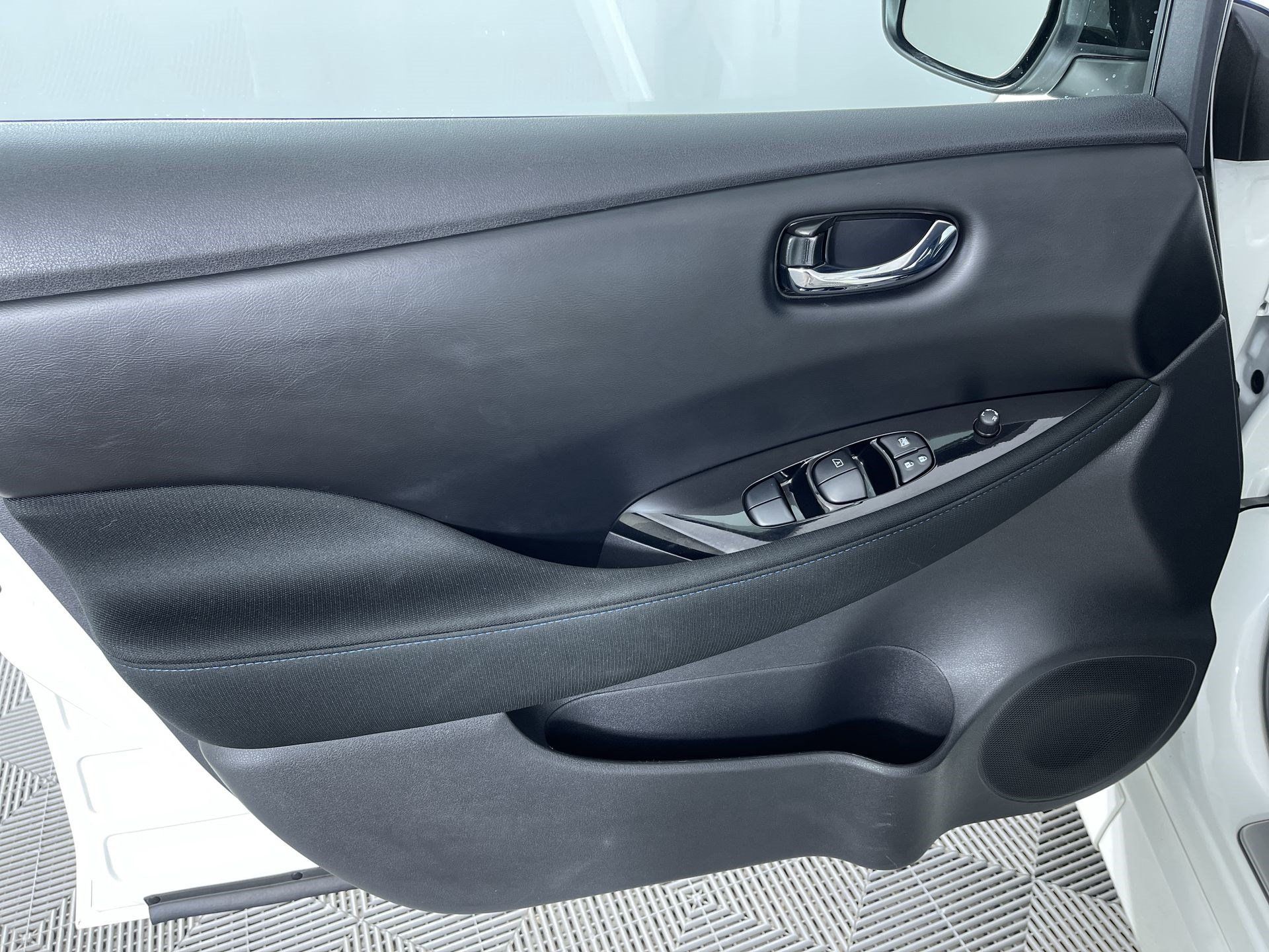 Certified 2025 Nissan Leaf SV Plus FWD image 14