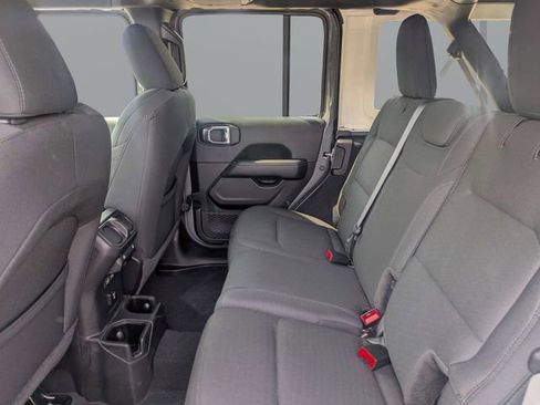 Used 2022 Jeep Wrangler Unlimited Sahara w/ LED Lighting Group AWD/4WD image 13