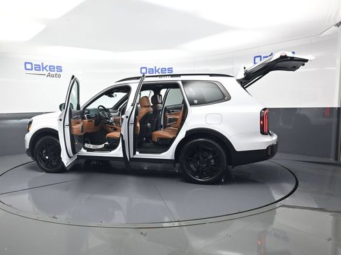 Certified 2025 Kia Telluride SX Prestige X-Line AWD/4WD image 60