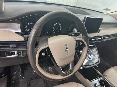 Used 2020 Lincoln Corsair AWD w/ Premium Package image 13
