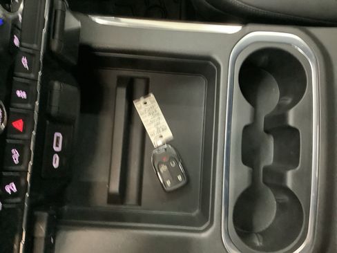 Used 2022 GMC Sierra 1500 SLT w/ SLT Premium Package image 25