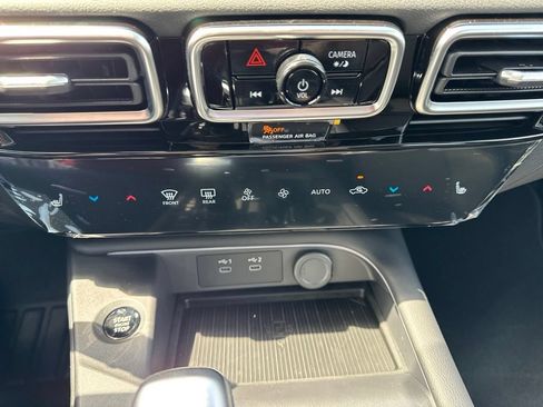 New 2026 Nissan Sentra SR w/ SR Premium Package FWD image 31