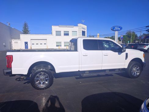 Used 2019 Ford F250 Lariat w/ Lariat Ultimate Package AWD/4WD image 2