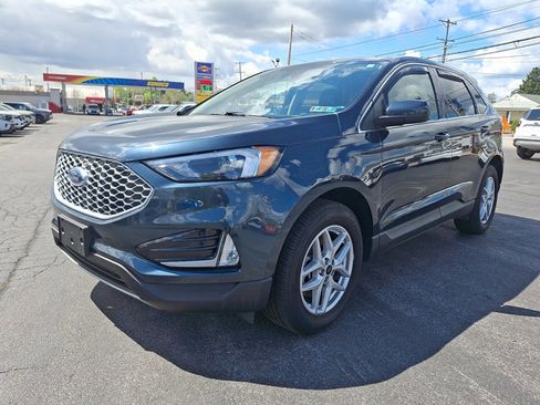 Certified 2023 Ford Edge SEL w/ Convenience Package AWD/4WD image 3