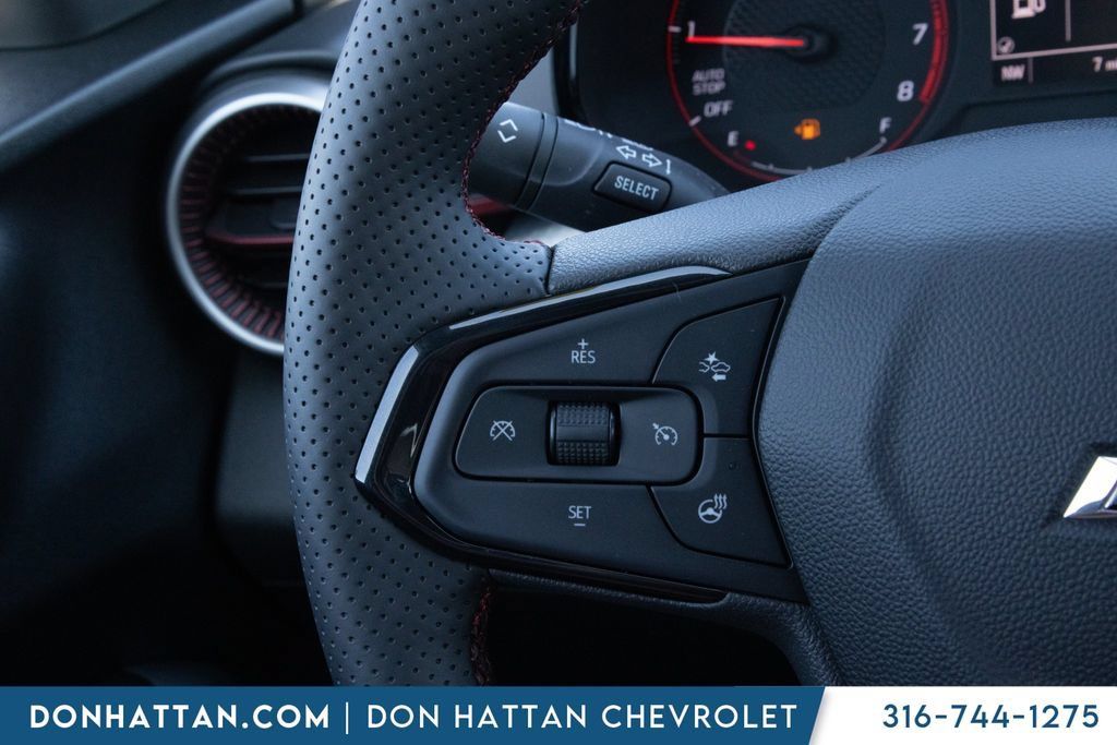New 2026 Chevrolet Trax RS w/ Sunroof Package FWD image 7