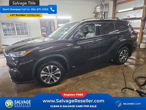 Used 2020 Toyota Highlander XLE AWD/4WD image 1