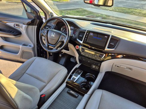 Used 2016 Honda Pilot Touring image 21