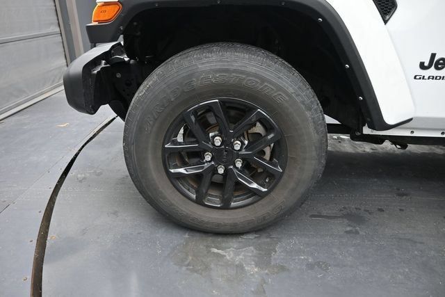 Used 2022 Jeep Gladiator Sport AWD/4WD image 38