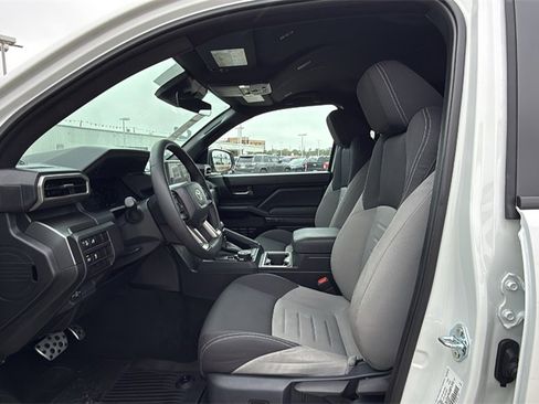 Certified 2025 Toyota Tacoma TRD Sport image 12