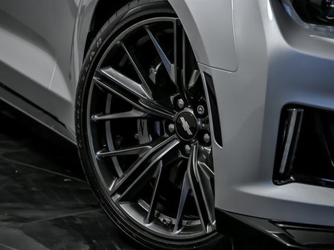 Used 2019 Chevrolet Camaro ZL1 image 3