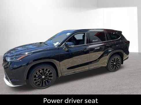 Used 2026 Toyota Highlander XSE AWD/4WD image 4