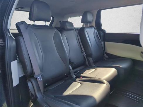 Used 2024 Kia Carnival SX FWD image 26